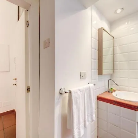 Domus Coronari Guest house 2*